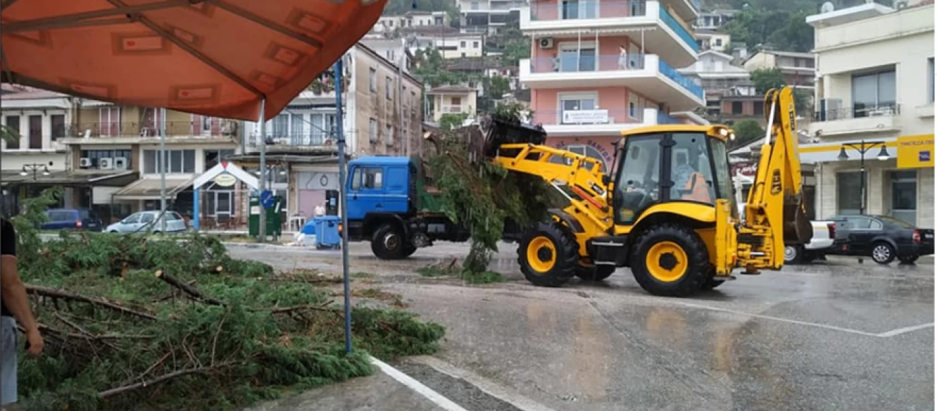 Ζημιές και πλημμύρες σε Θεσσαλονίκη, Λάρισα και Αμφιλοχία από την θερινή κακοκαιρία (βίντεο-φωτο)